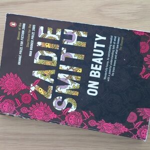 On Beauty, paperback, by Zadie Smith